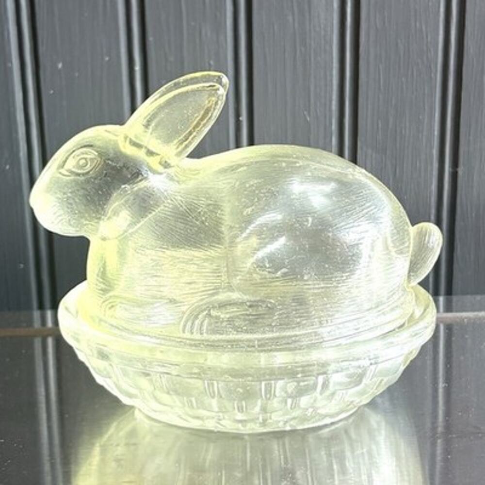 Vintage L.E. Smith Yellow Glass Bunny on Nest Basket Covered Candy Dish